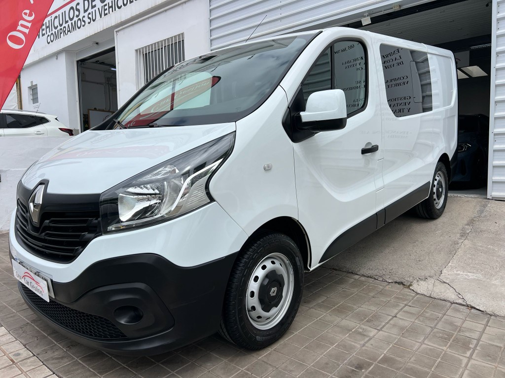 RENAULT TRAFIC COMBI 6 PLAZAS MIXTA