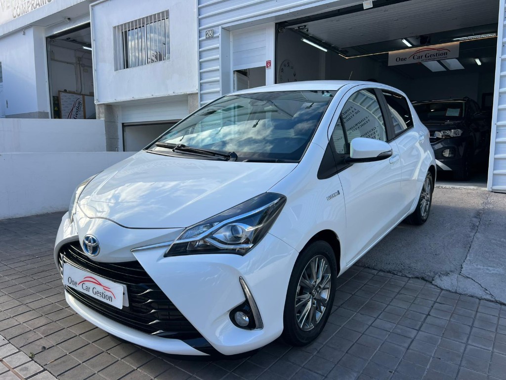 TOYOTA YARIS HIBRIDO